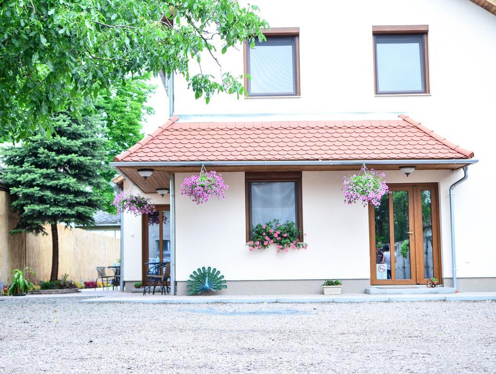 Pava Apartmanhaz Makó Extérieur photo
